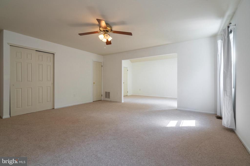 636 EAGLE LANE