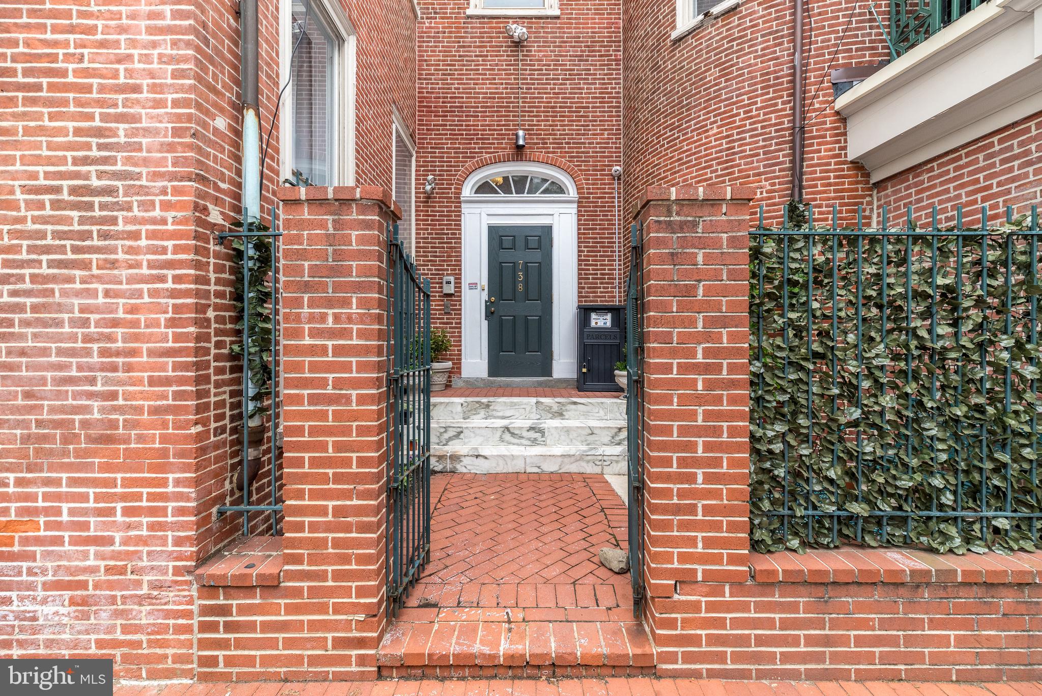 736 PINE STREET 38 I