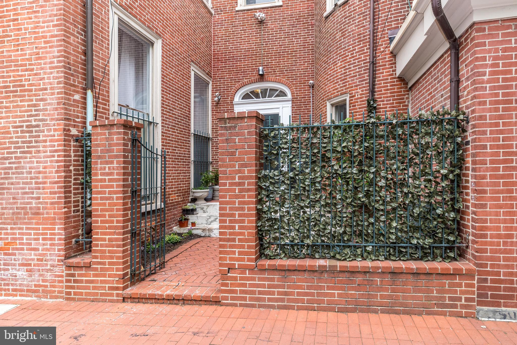 736 PINE STREET 38 I