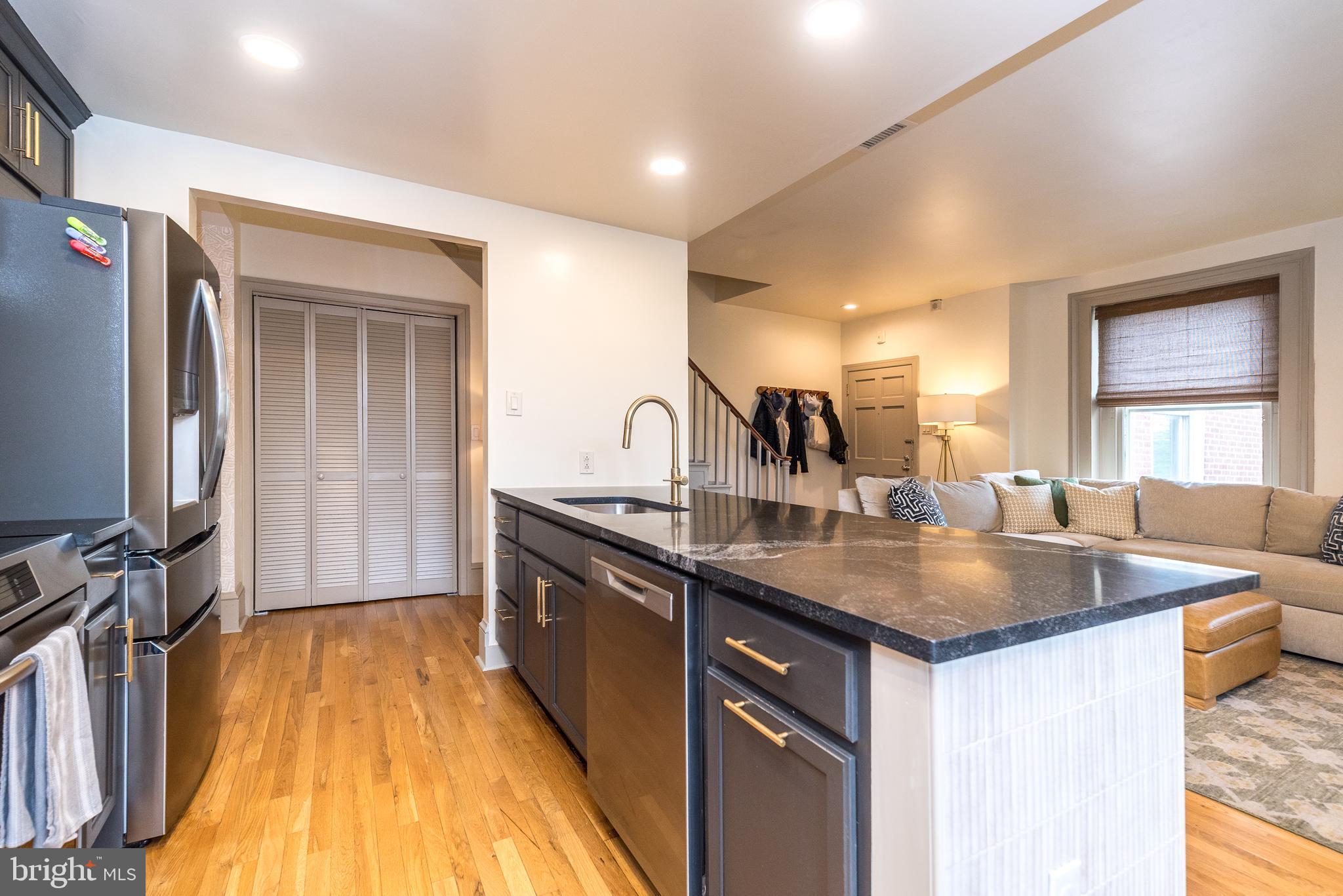 736 PINE STREET 38 I