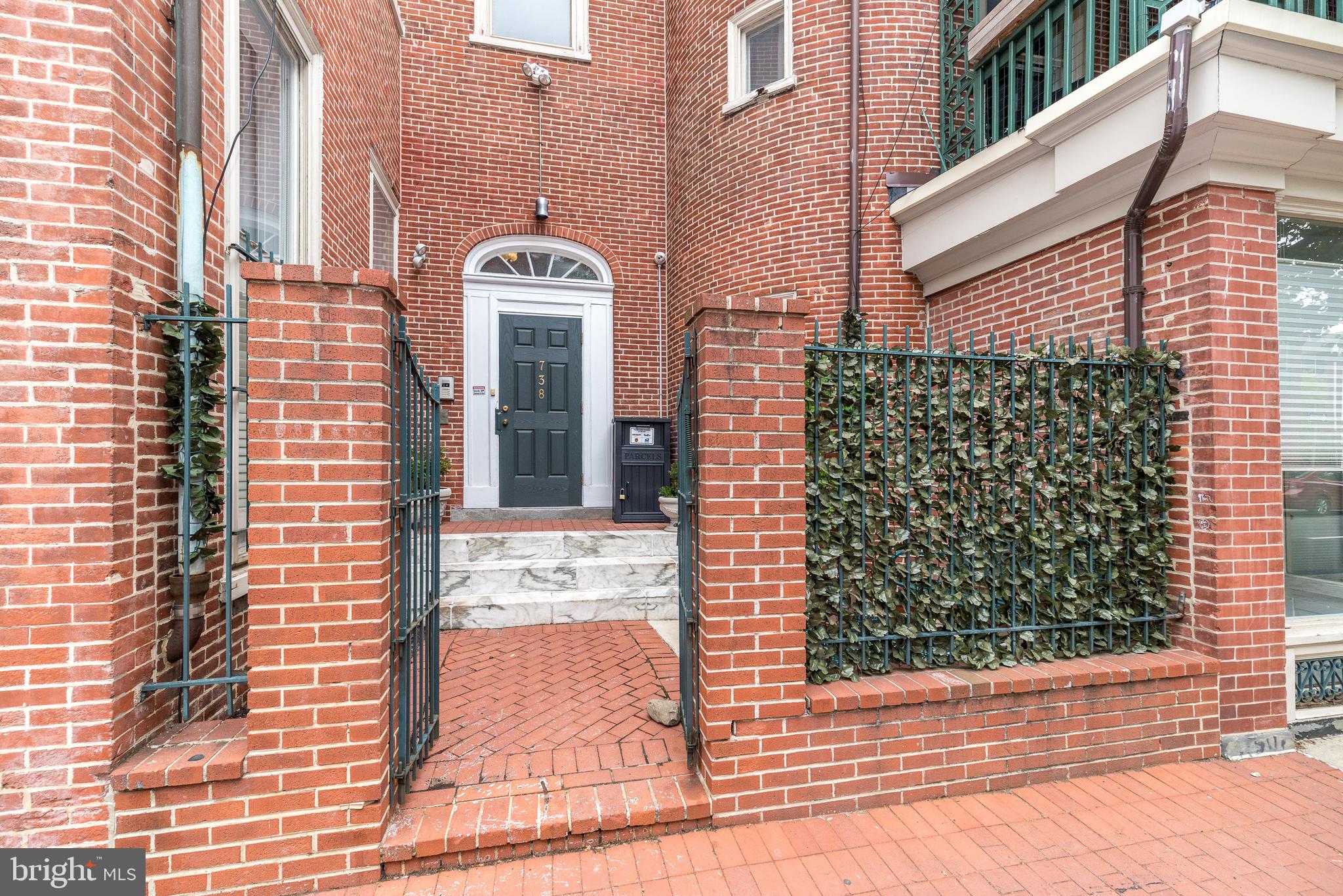 736 PINE STREET 38 I