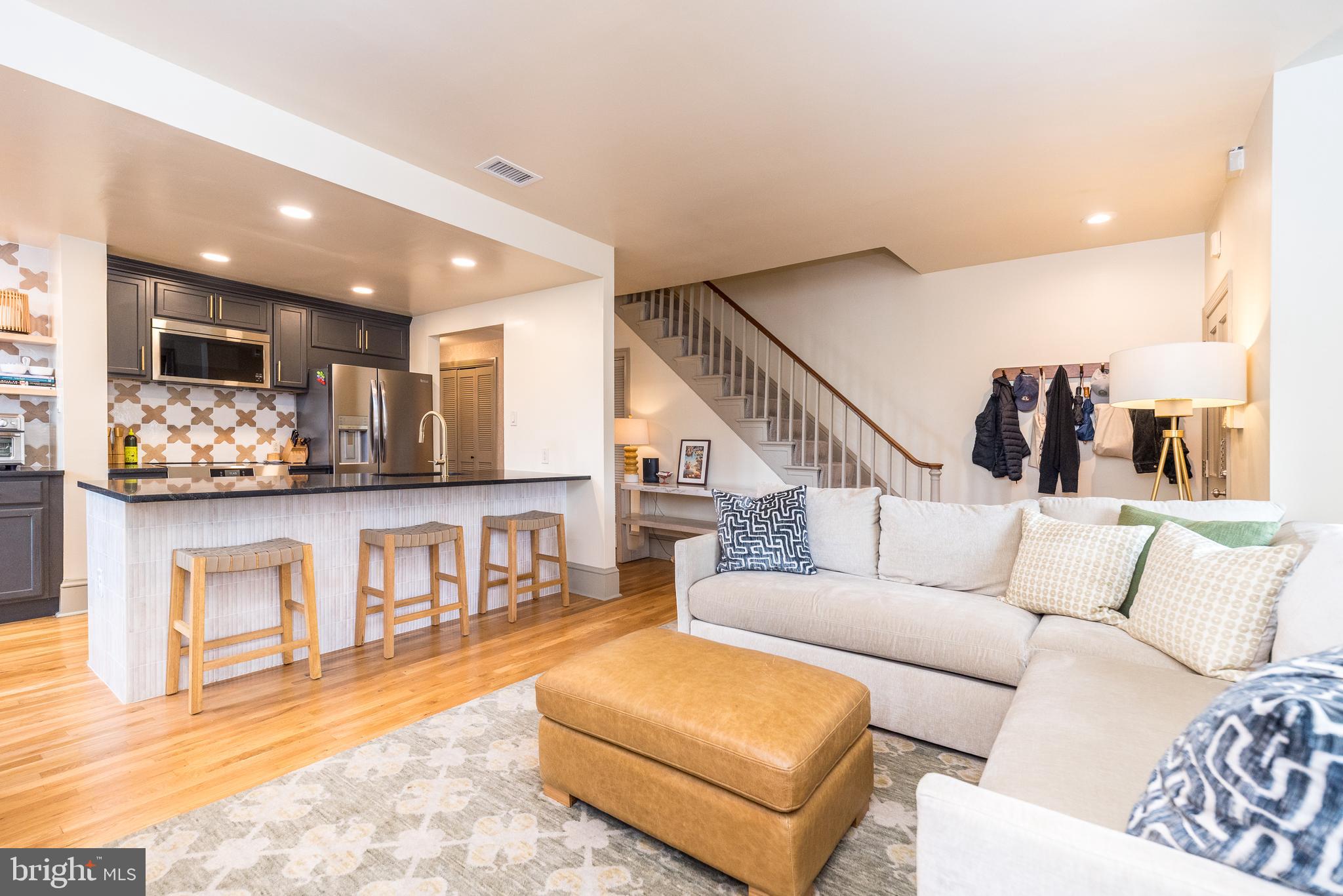 736 PINE STREET 38 I