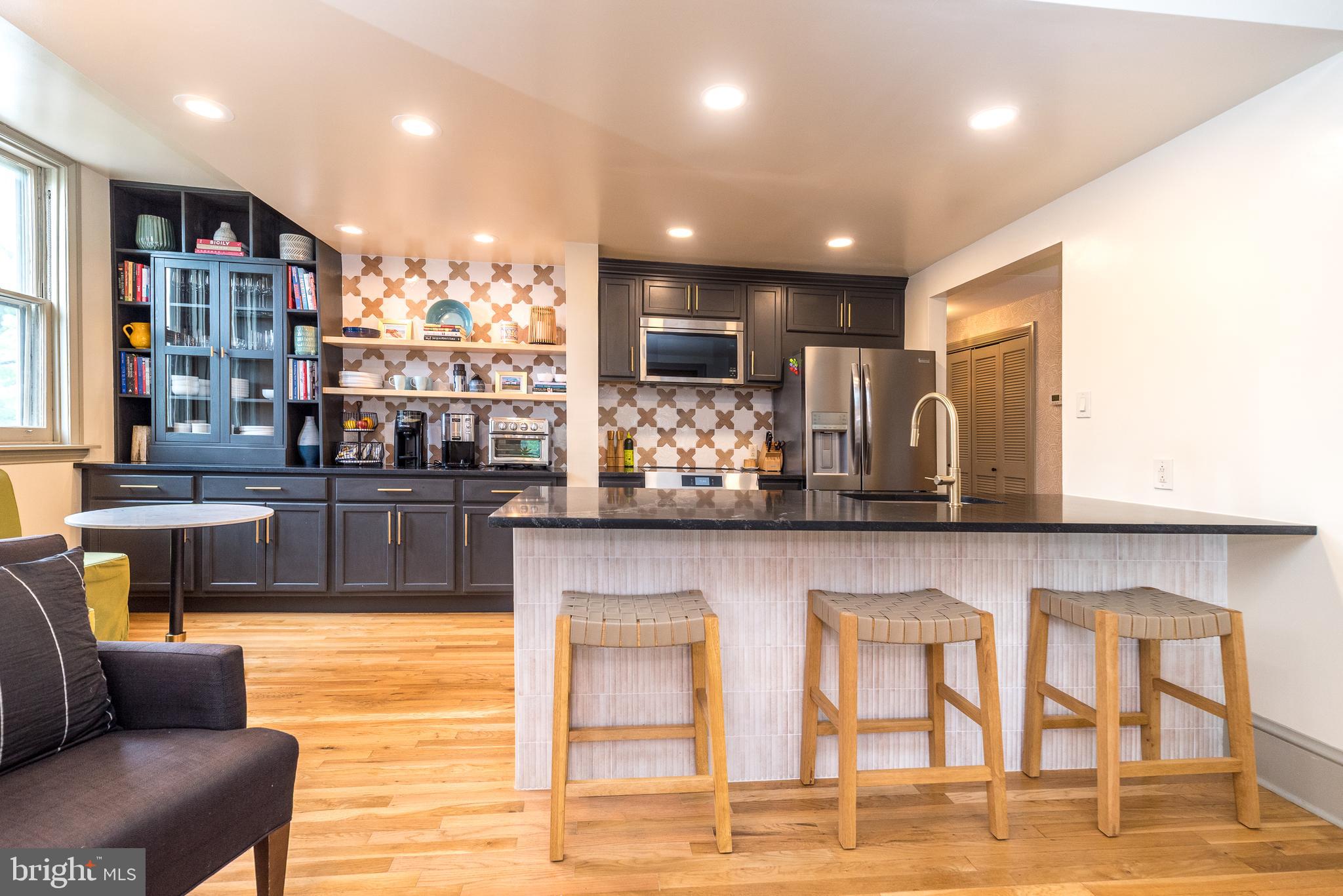 736 PINE STREET 38 I