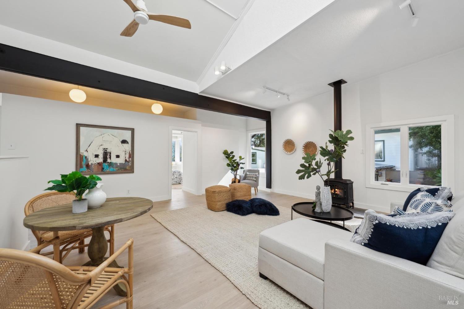 7 Upper Ridgeway Ave