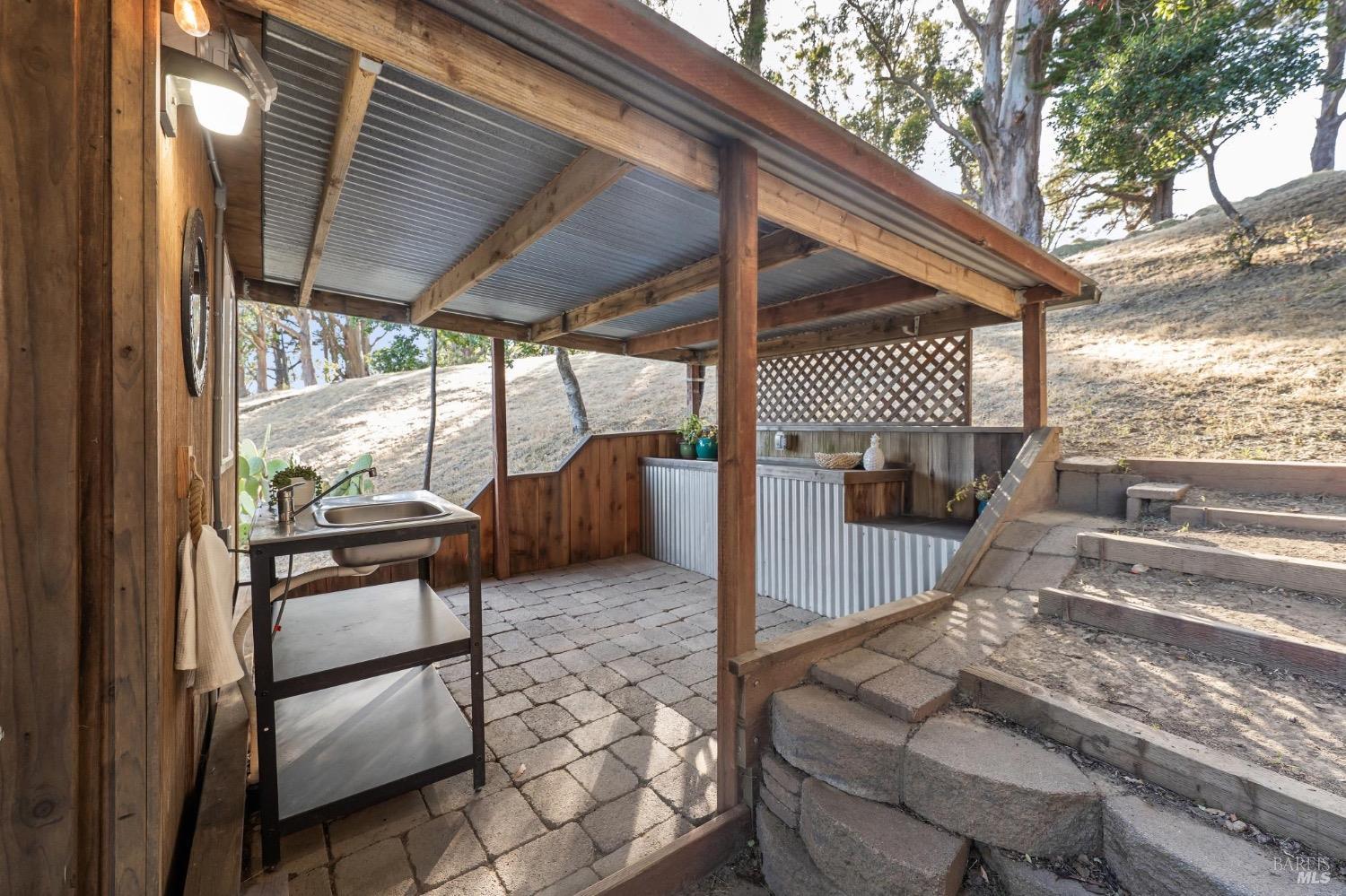 7 Upper Ridgeway Ave