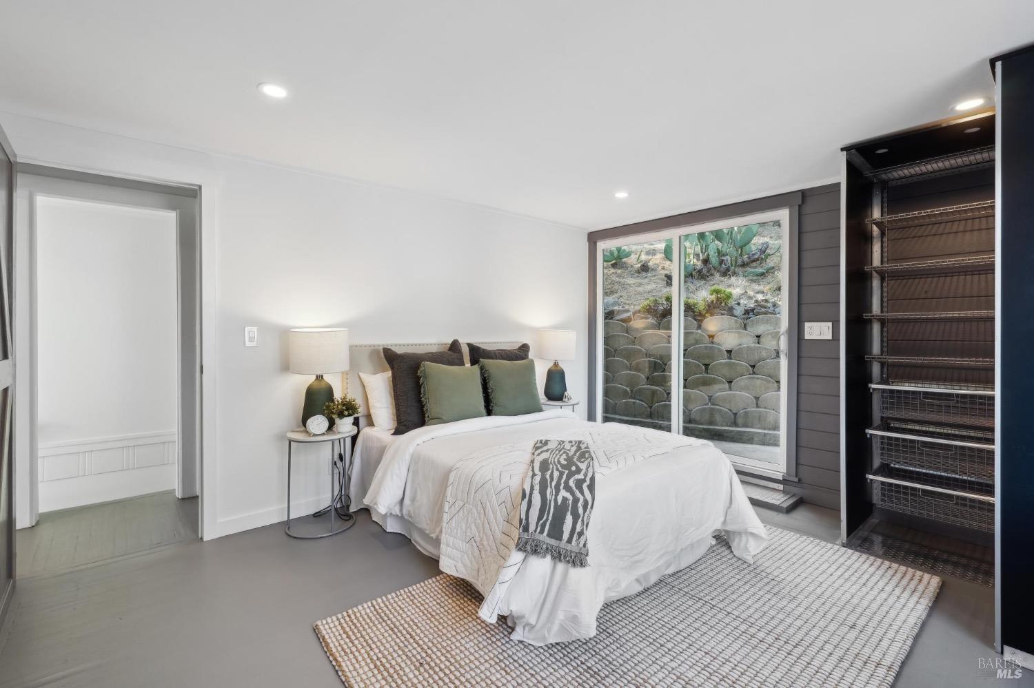 7 Upper Ridgeway Ave