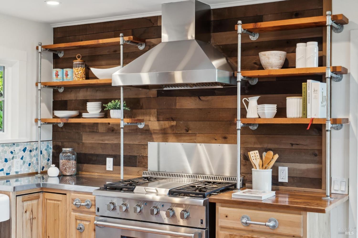 7 Upper Ridgeway Ave