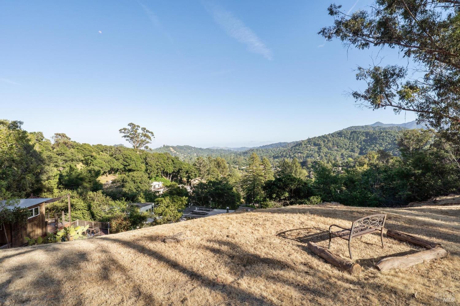 7 Upper Ridgeway Ave