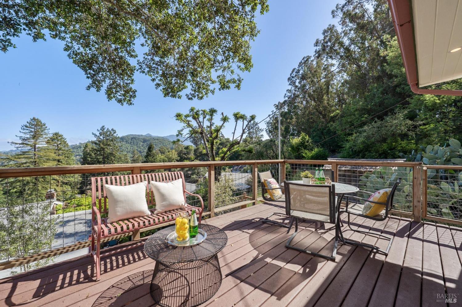 7 Upper Ridgeway Ave