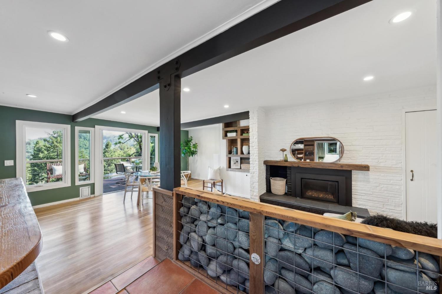 7 Upper Ridgeway Ave