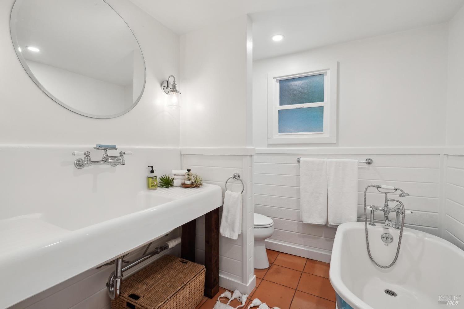 7 Upper Ridgeway Ave