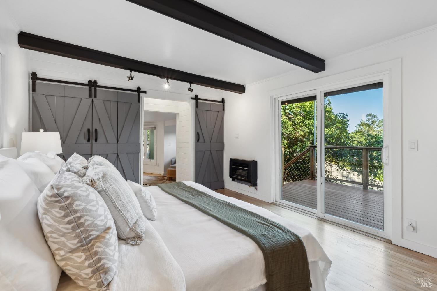 7 Upper Ridgeway Ave