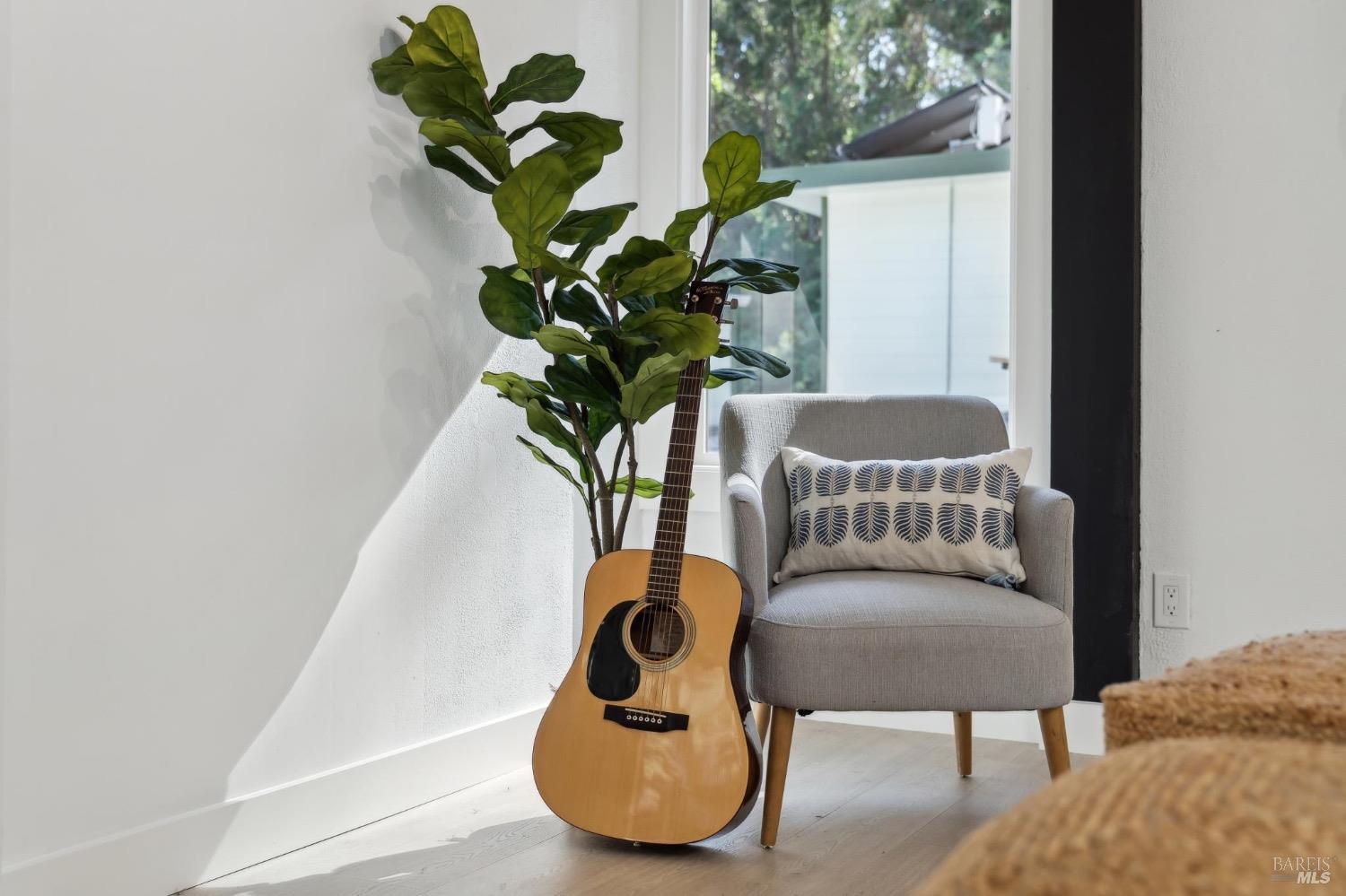 7 Upper Ridgeway Ave