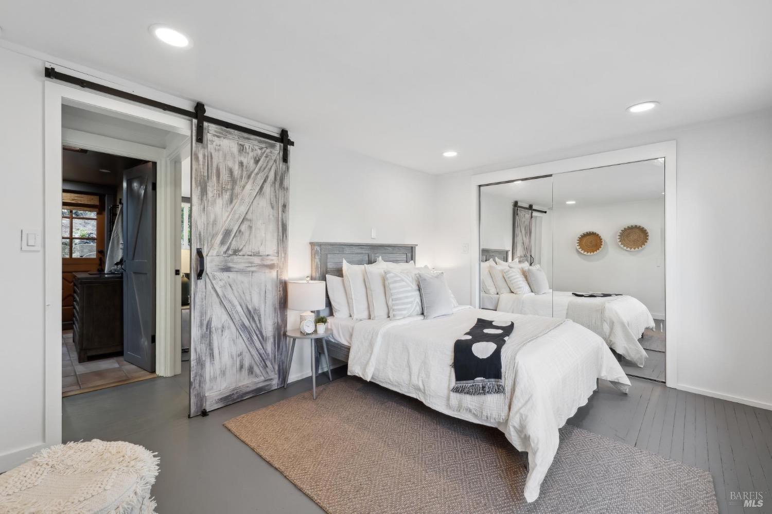 7 Upper Ridgeway Ave