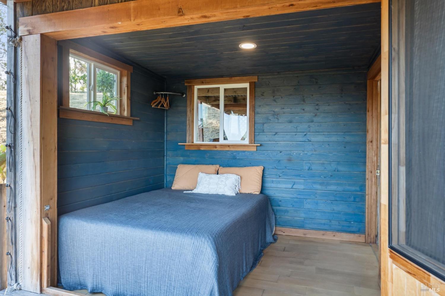 7 Upper Ridgeway Ave