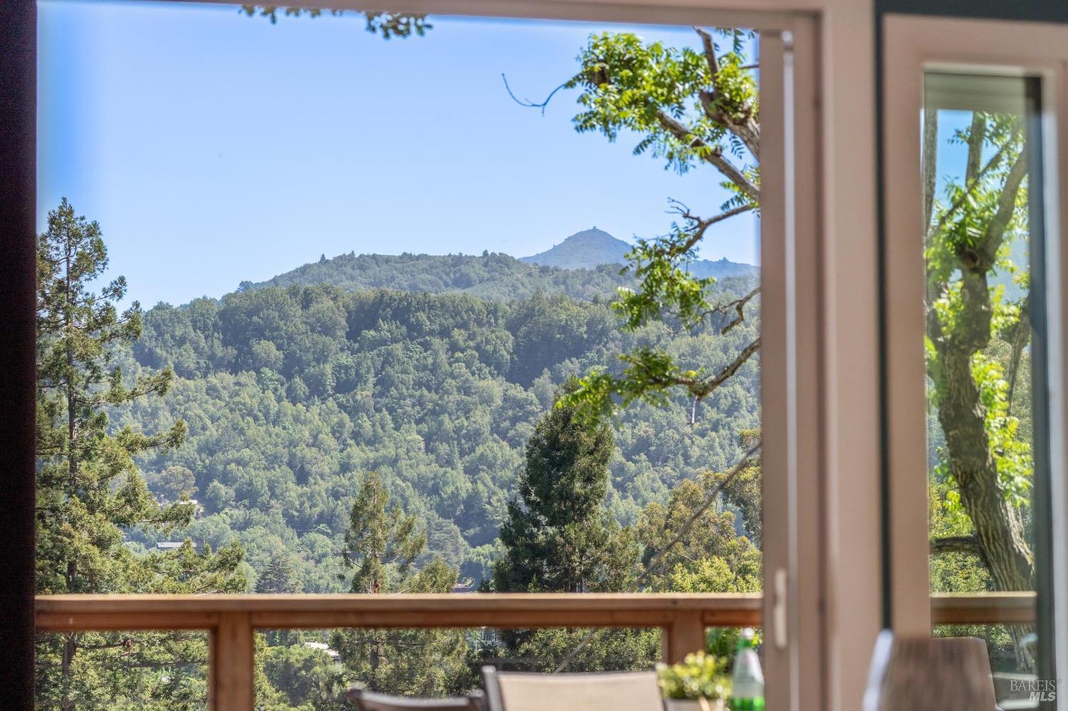 7 Upper Ridgeway Ave