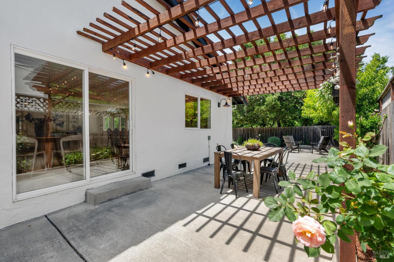76 Santa Maria Dr