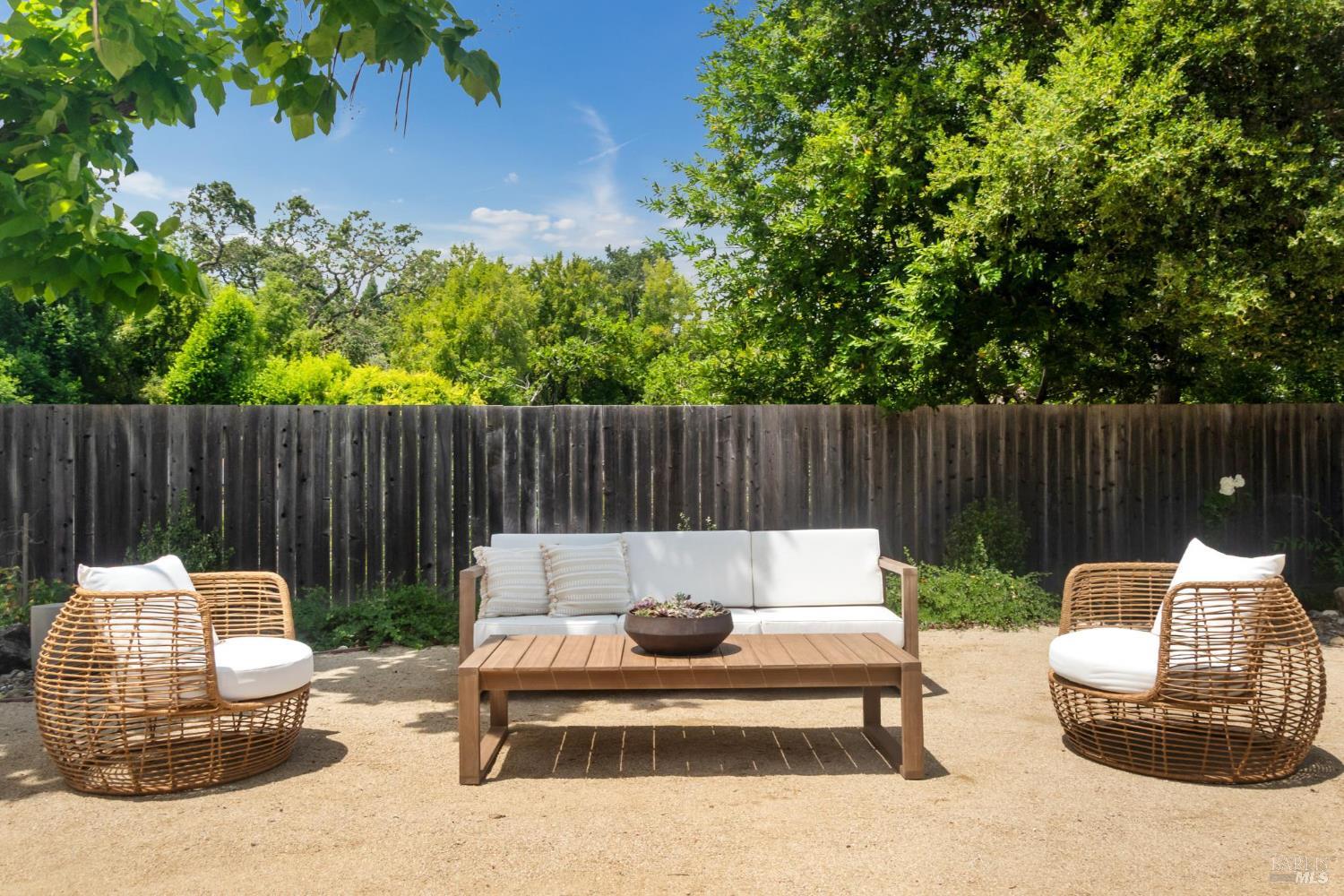76 Santa Maria Dr