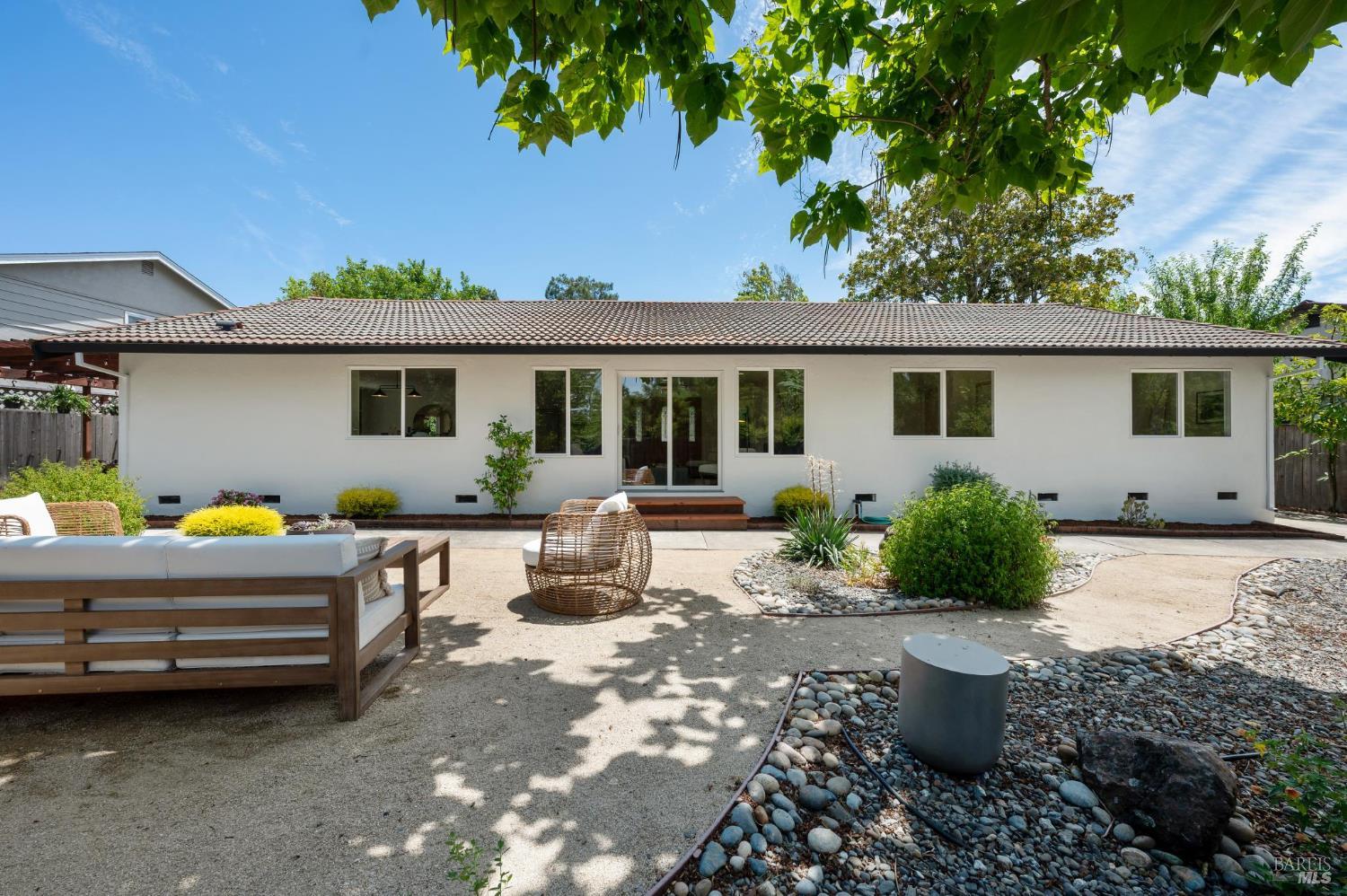 76 Santa Maria Dr