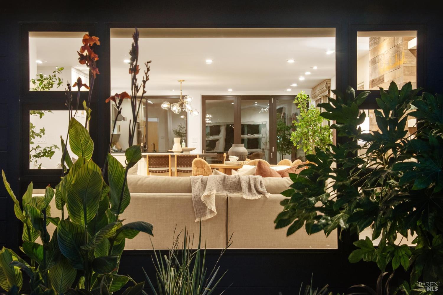 134 San Francisco Blvd