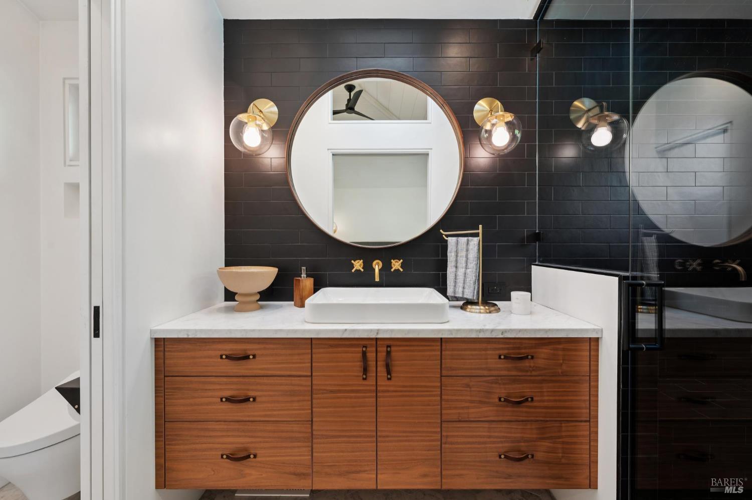 134 San Francisco Blvd