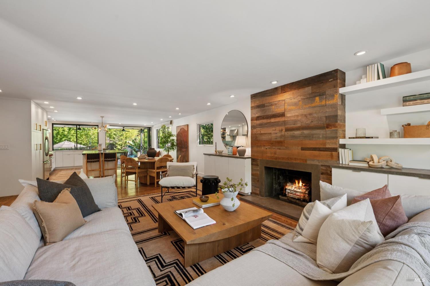 134 San Francisco Blvd