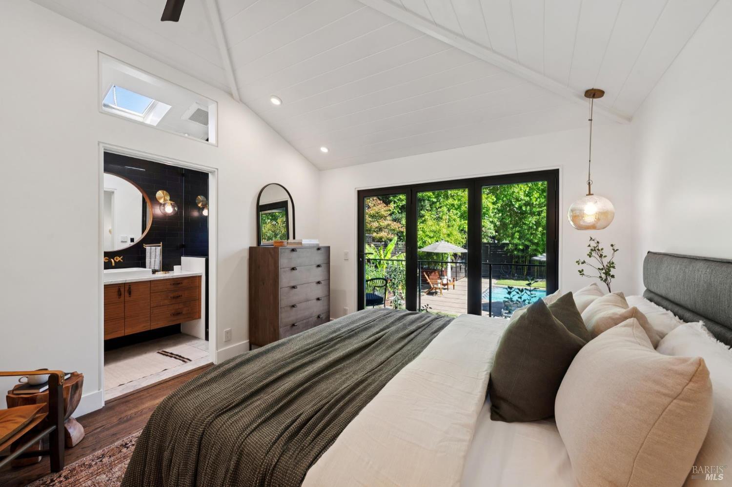 134 San Francisco Blvd