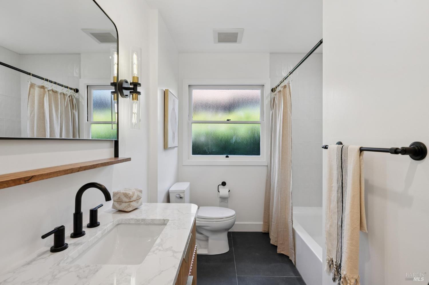 134 San Francisco Blvd