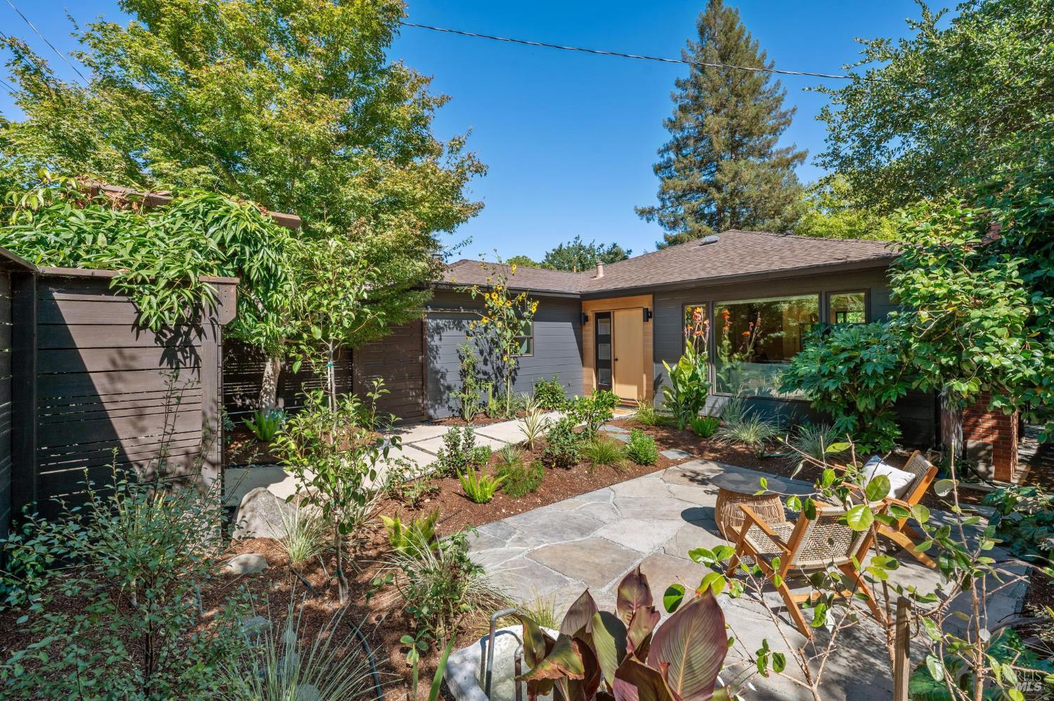 134 San Francisco Blvd