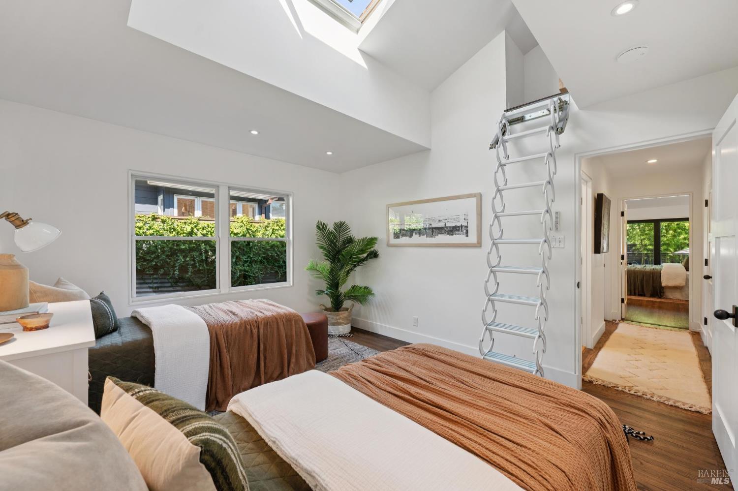 134 San Francisco Blvd