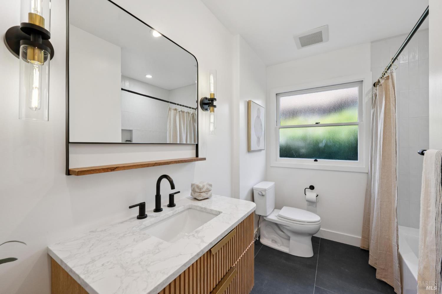 134 San Francisco Blvd