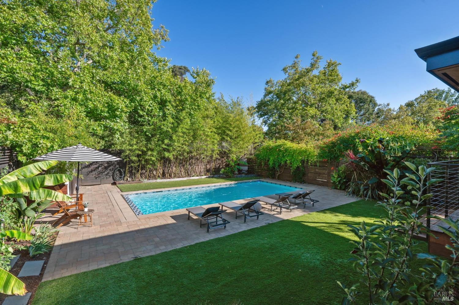 134 San Francisco Blvd