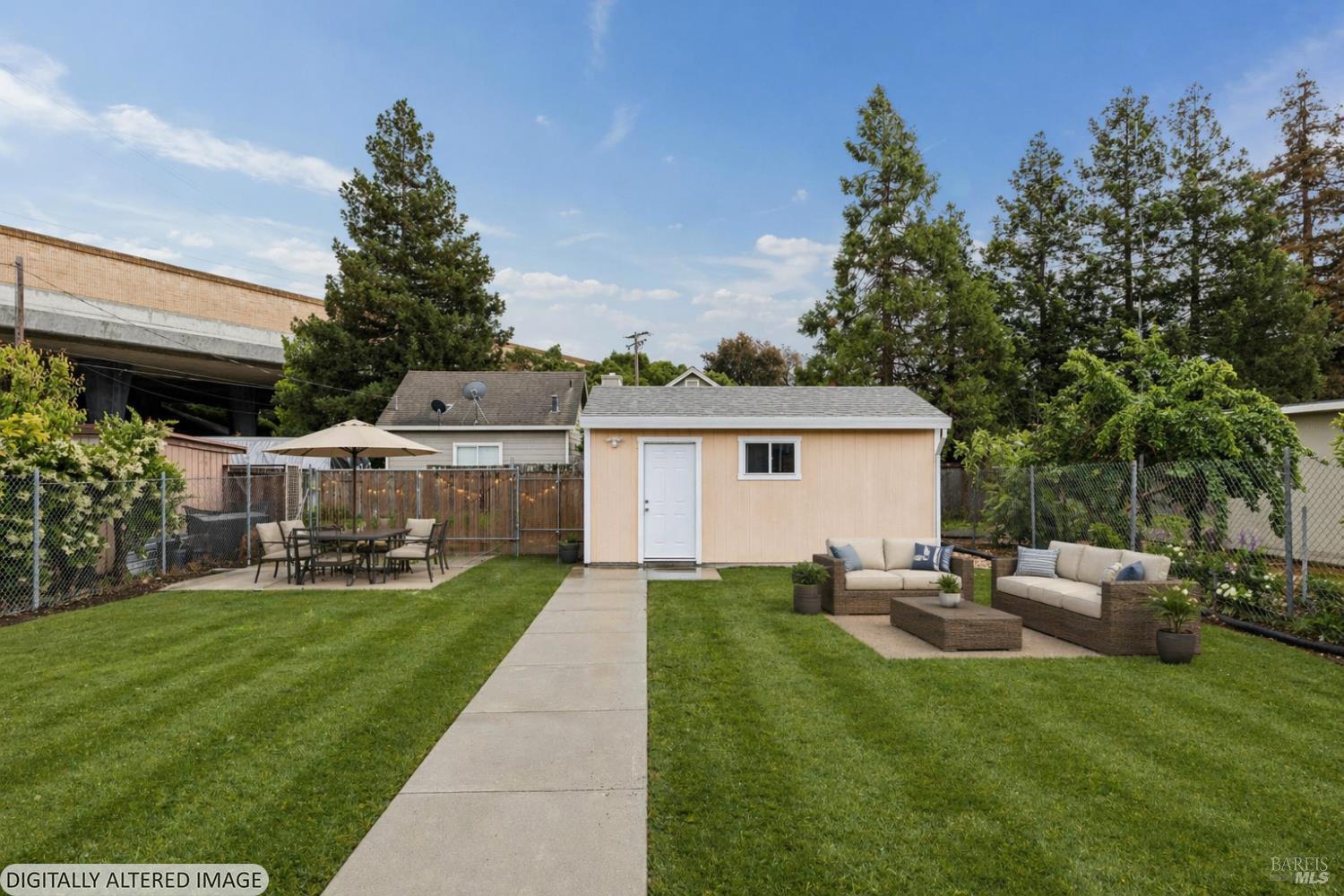 703 Lamont Avenue