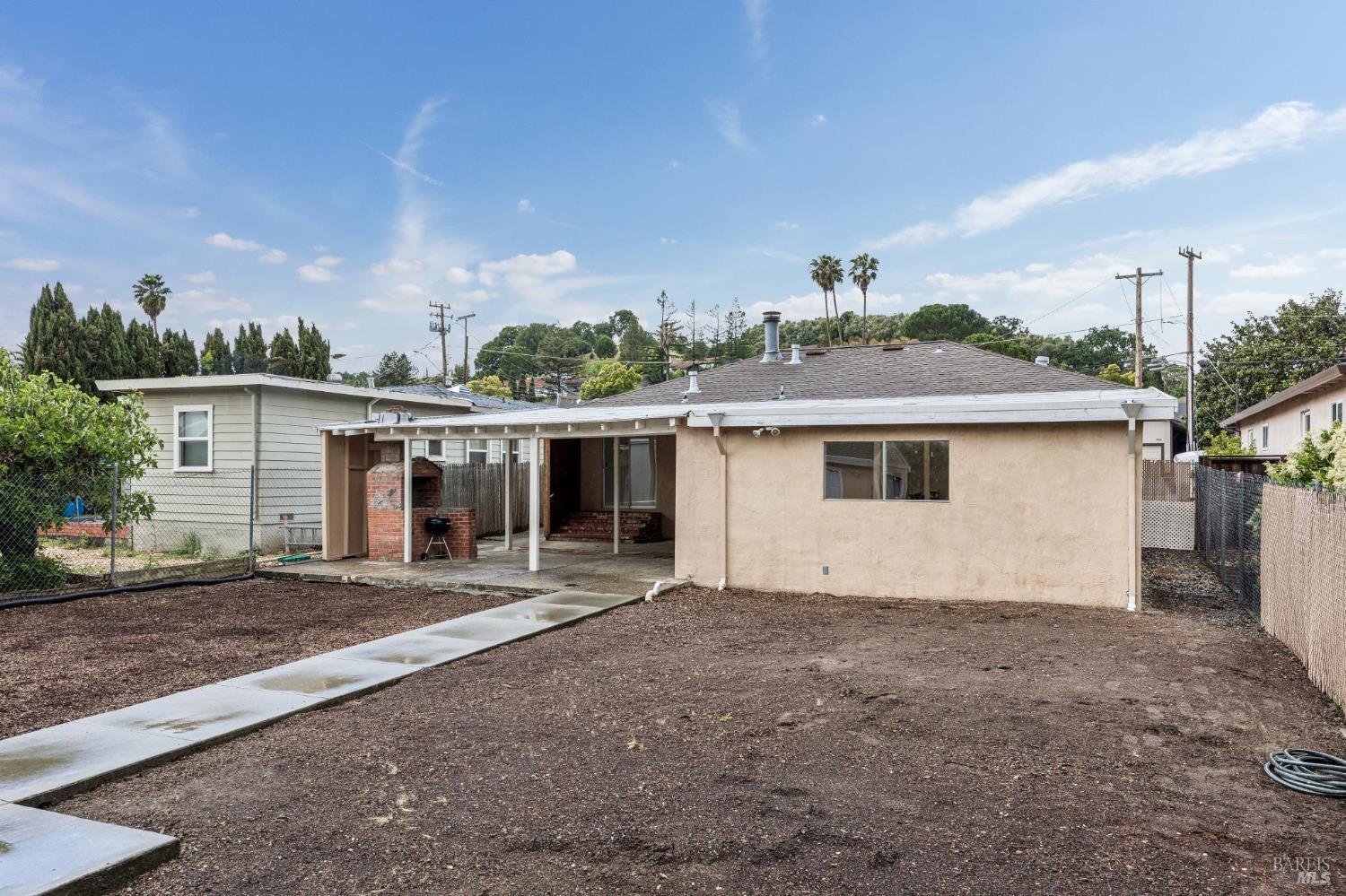 703 Lamont Avenue