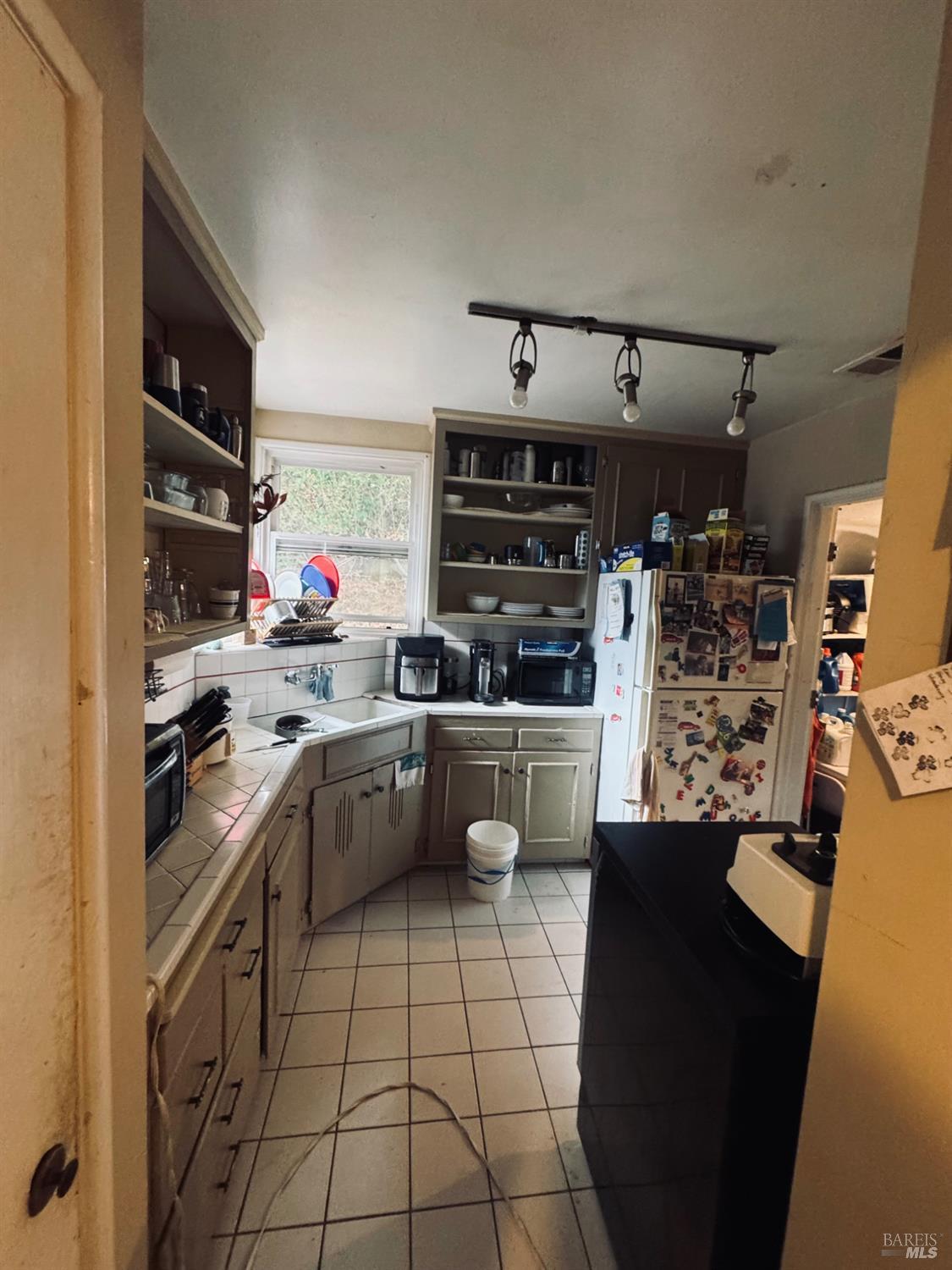 100 Broadmoor Avenue