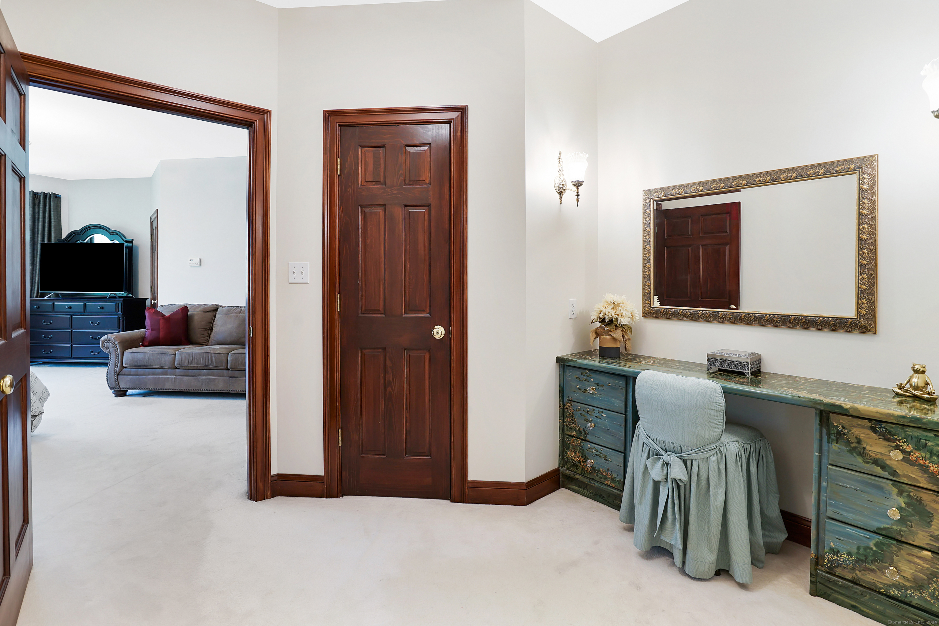 529 Eastbury Hill Road