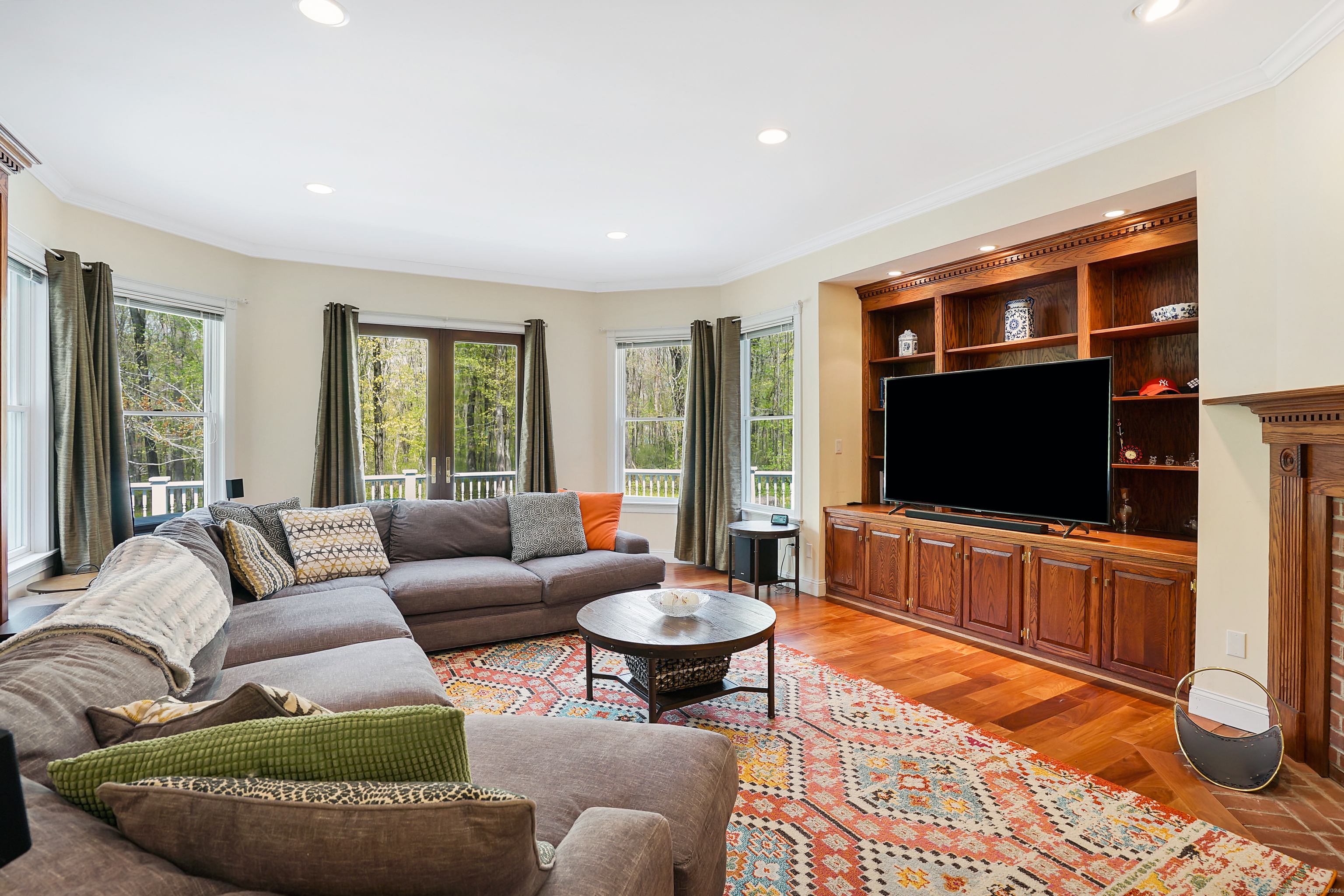 529 Eastbury Hill Road
