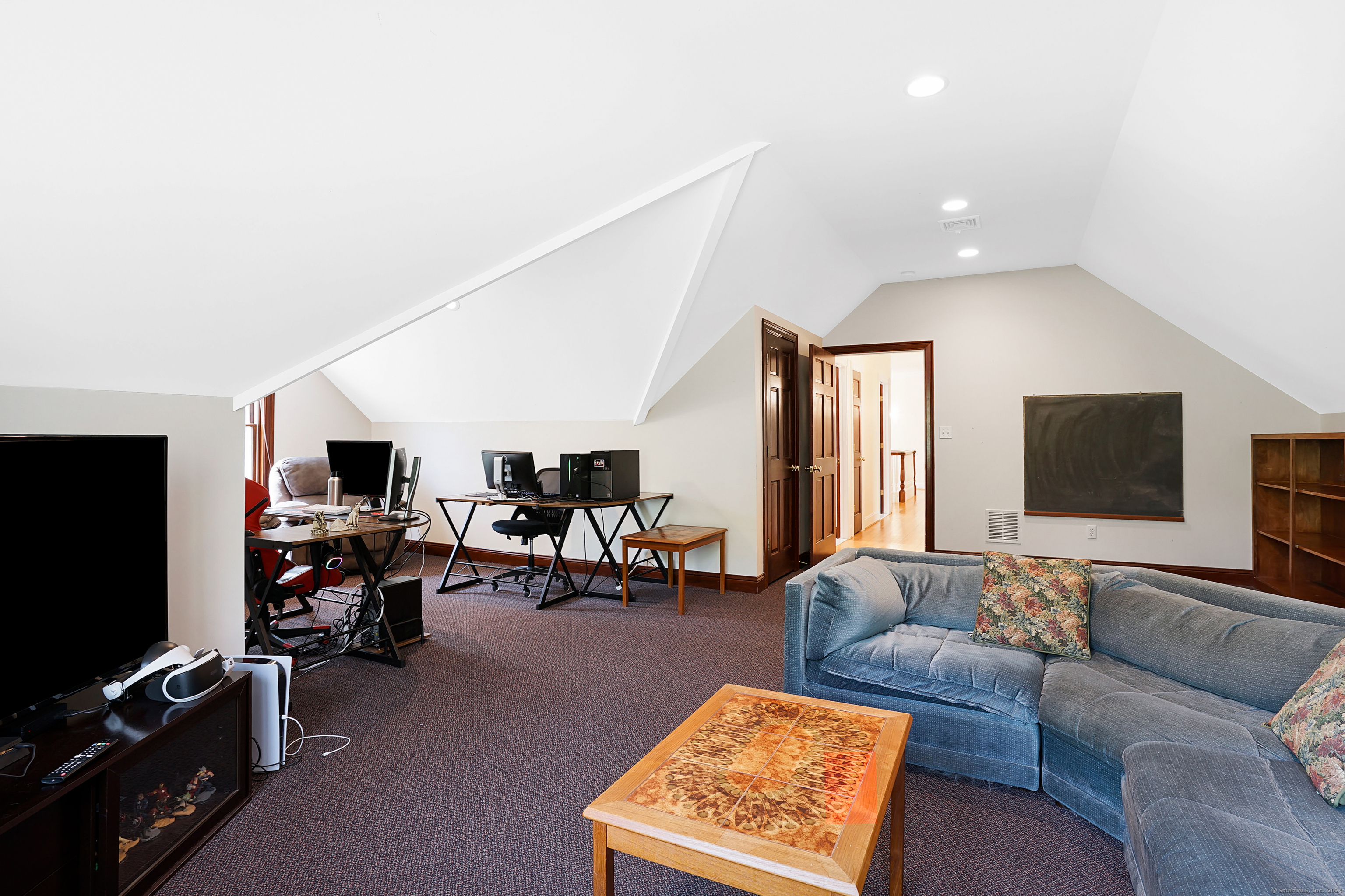 529 Eastbury Hill Road