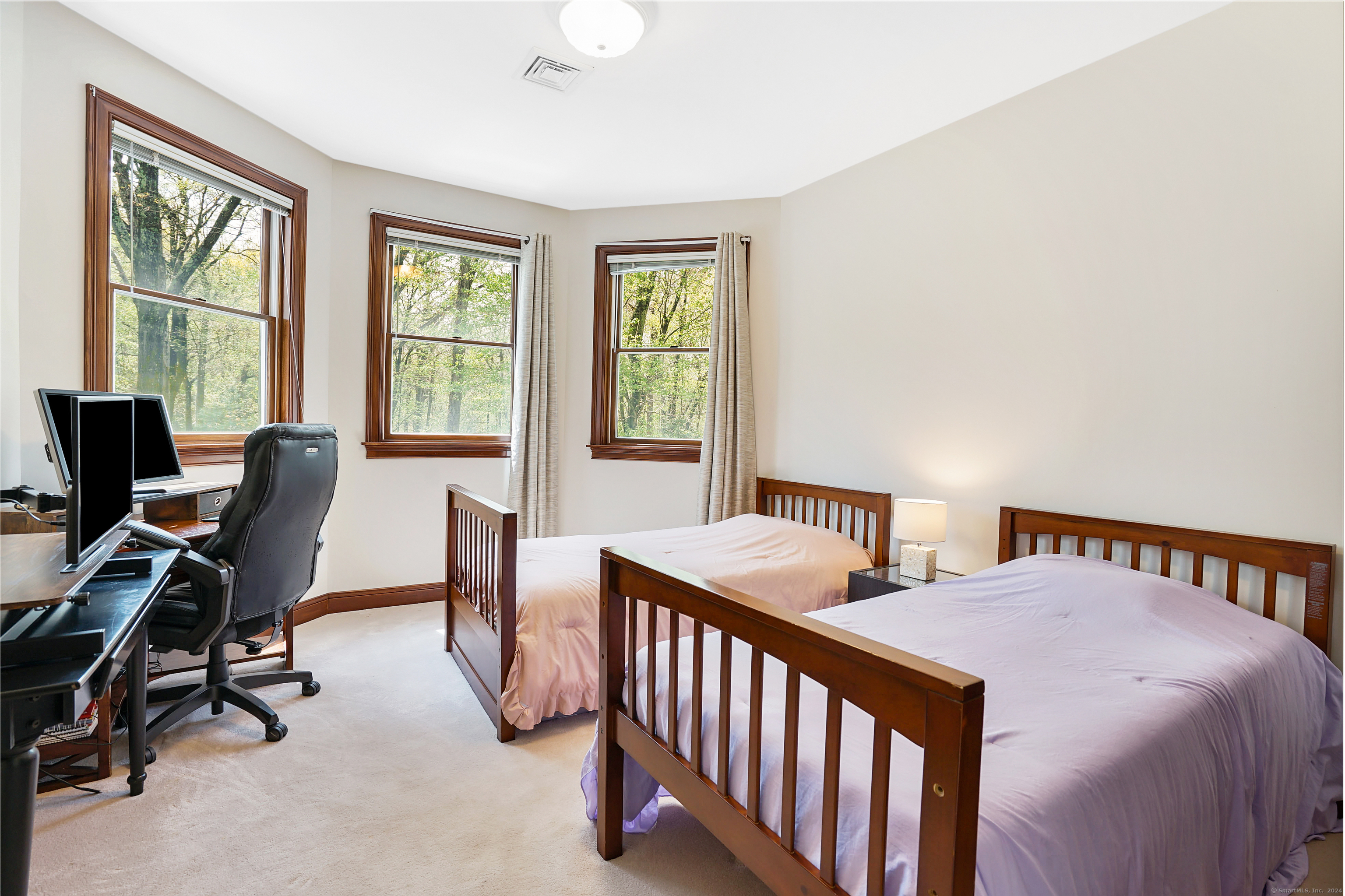 529 Eastbury Hill Road