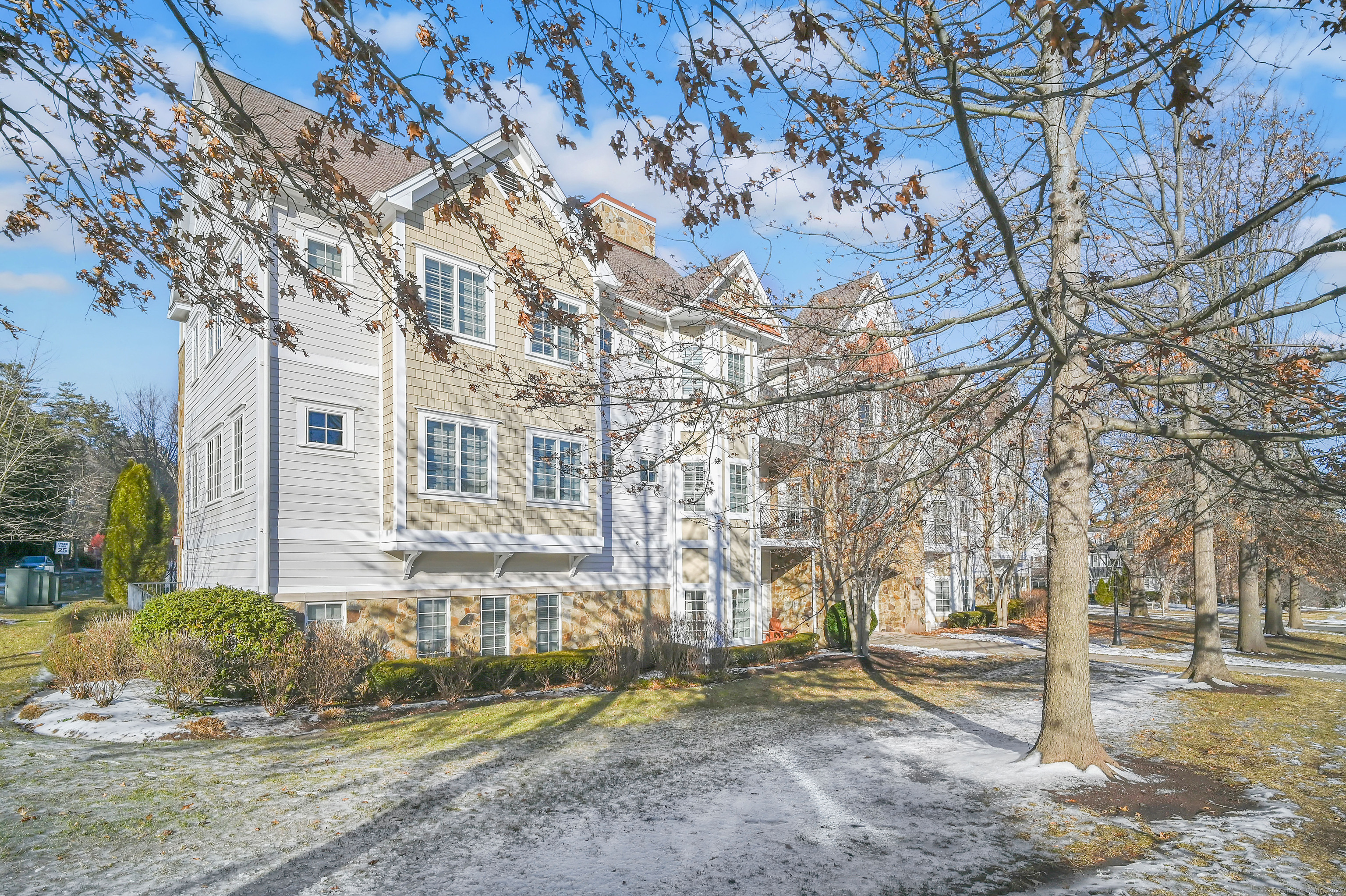 730 Farmington Avenue APT 104