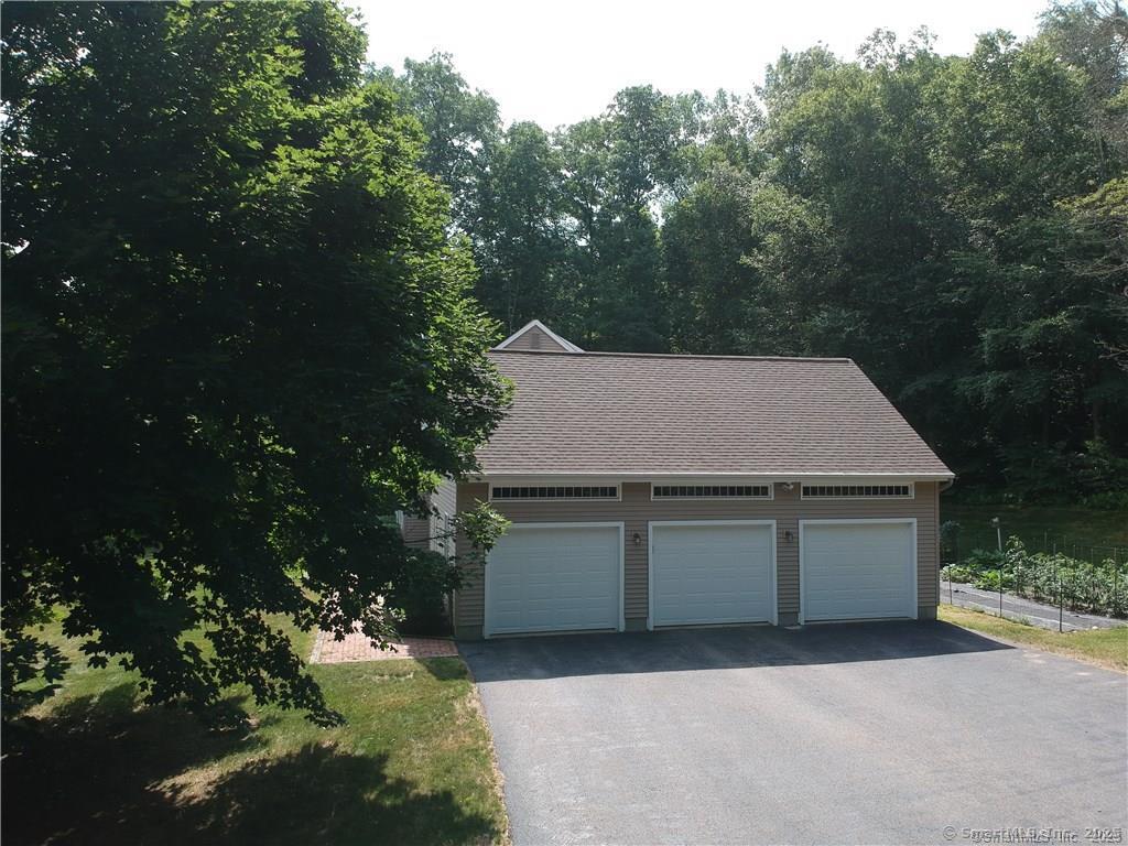 12 Dilaj Drive