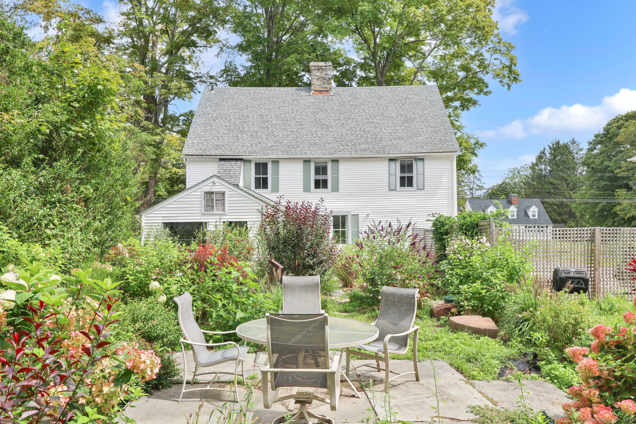 89 Tolland Green