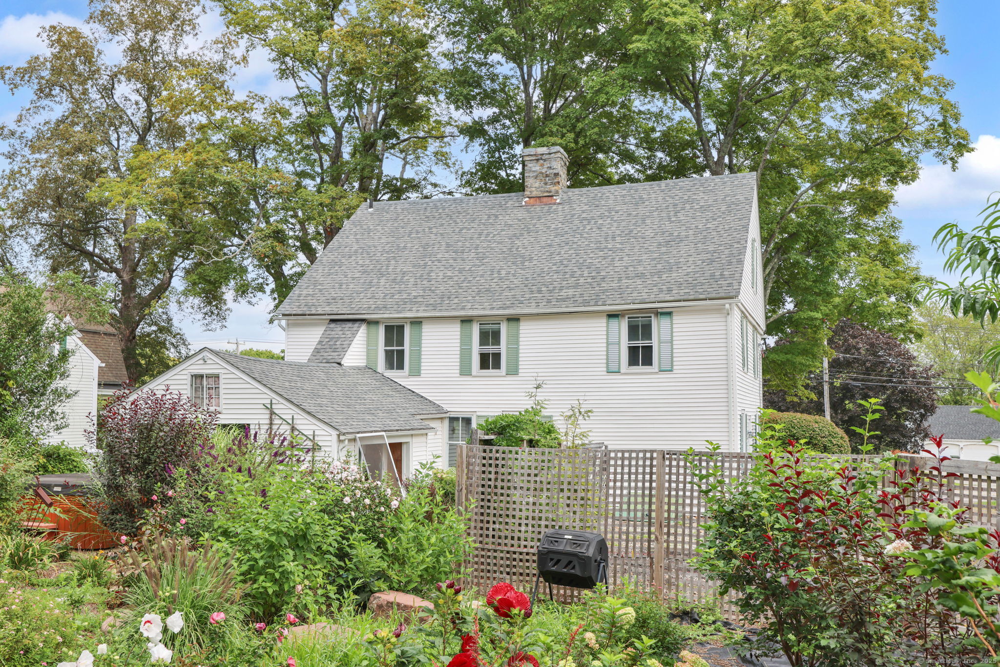 89 Tolland Green
