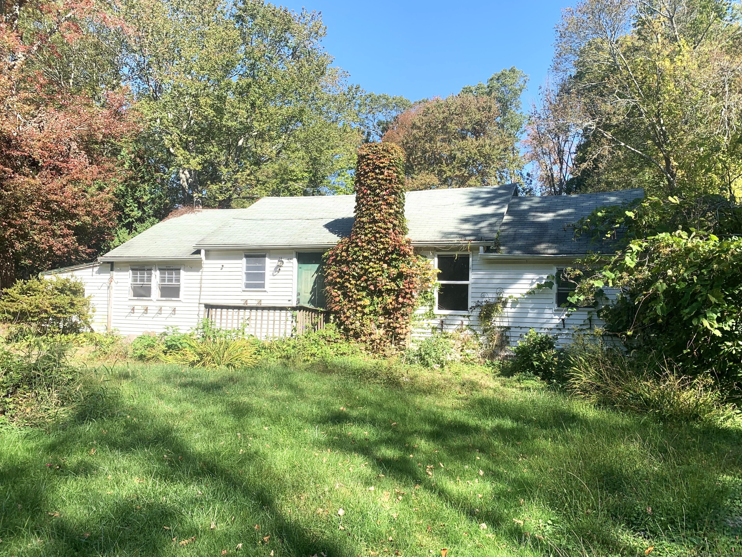 30 Knollwood Drive