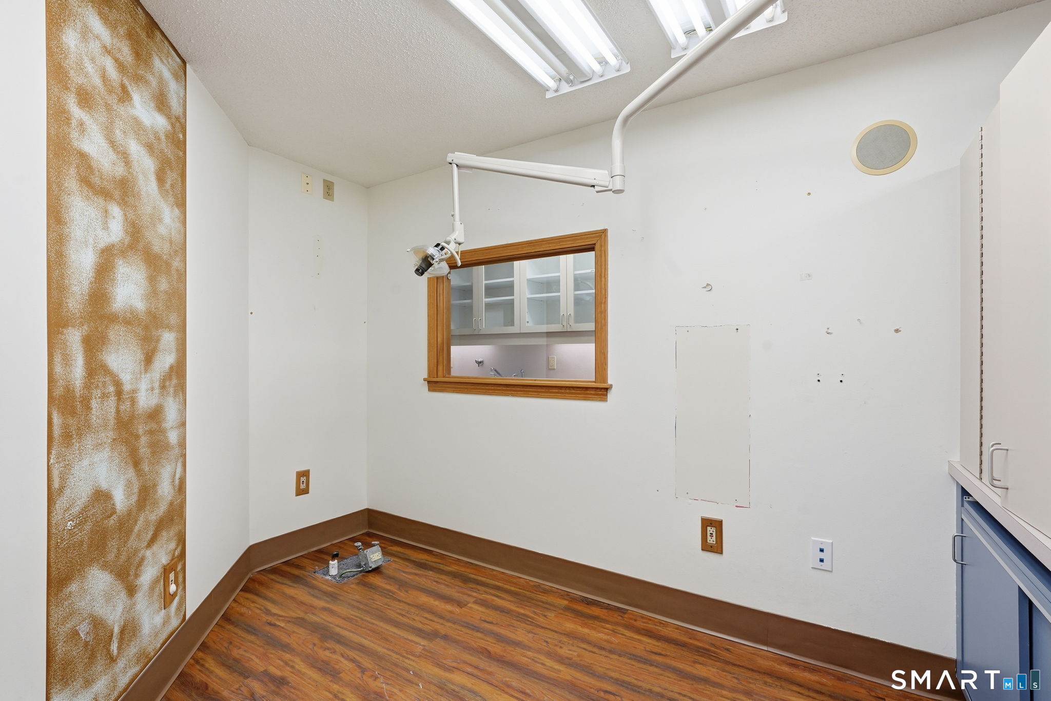 1050 Sullivan Avenue STE A1