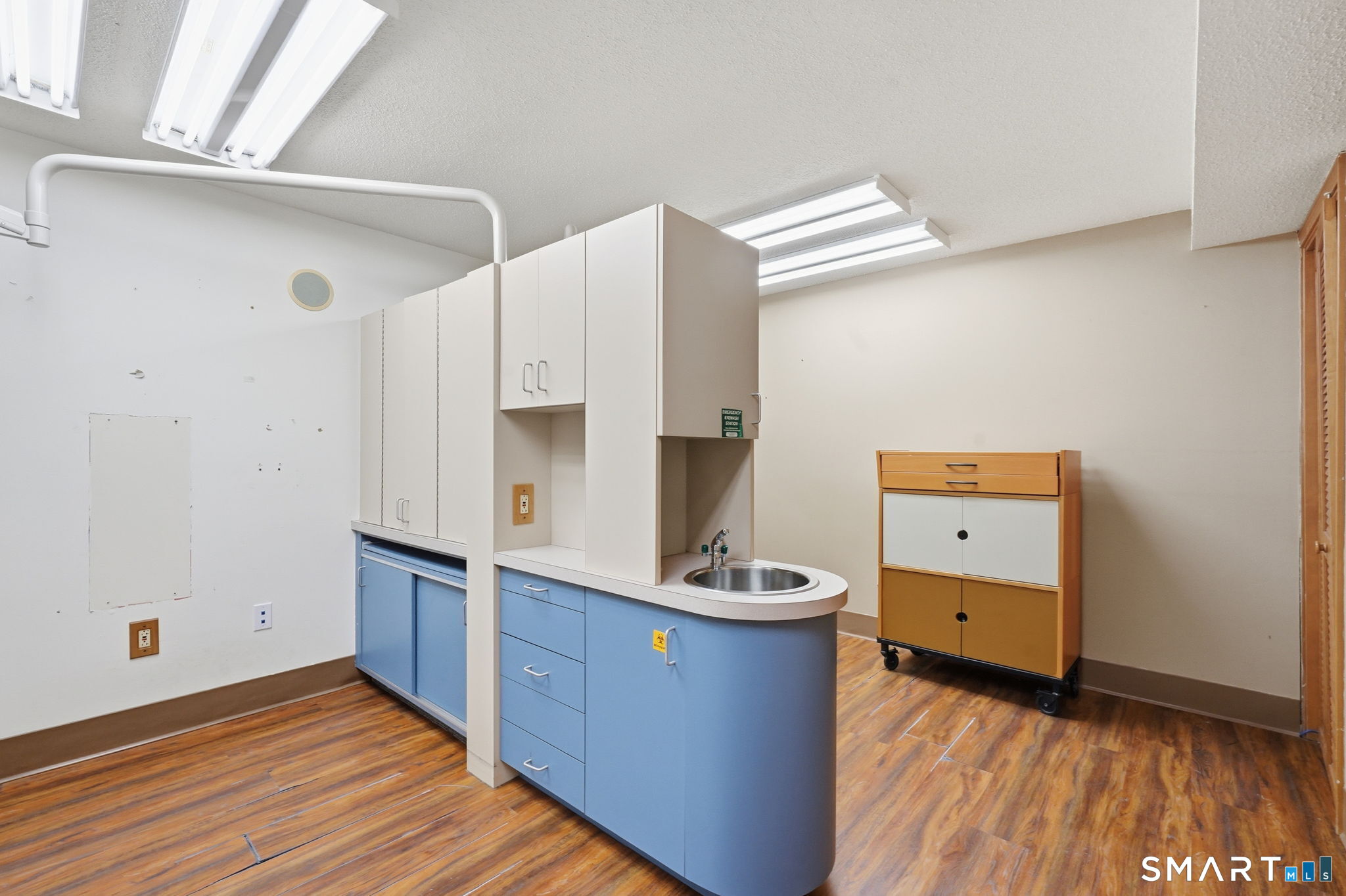 1050 Sullivan Avenue STE A1