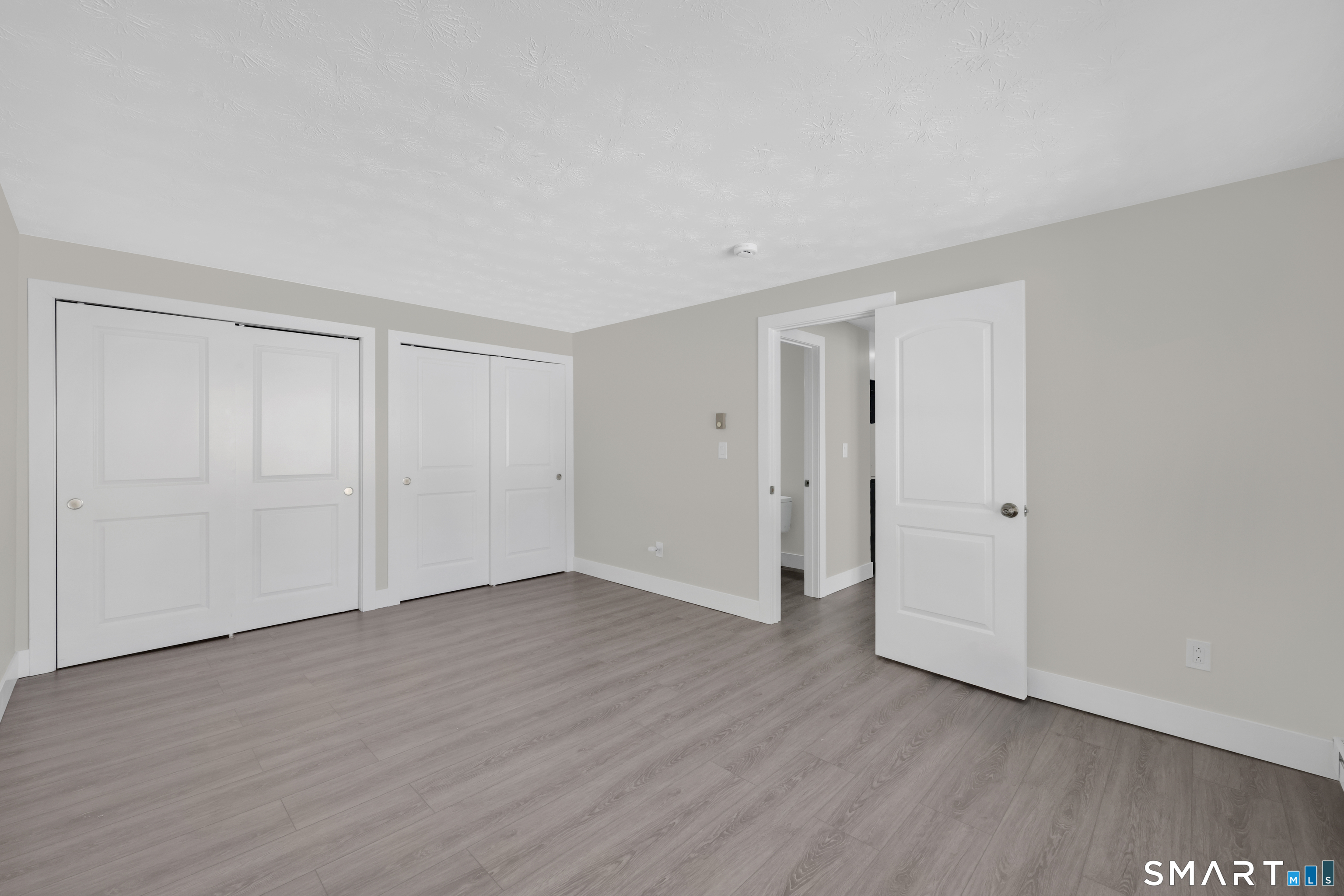 949 Pleasant Vly Road 5-1