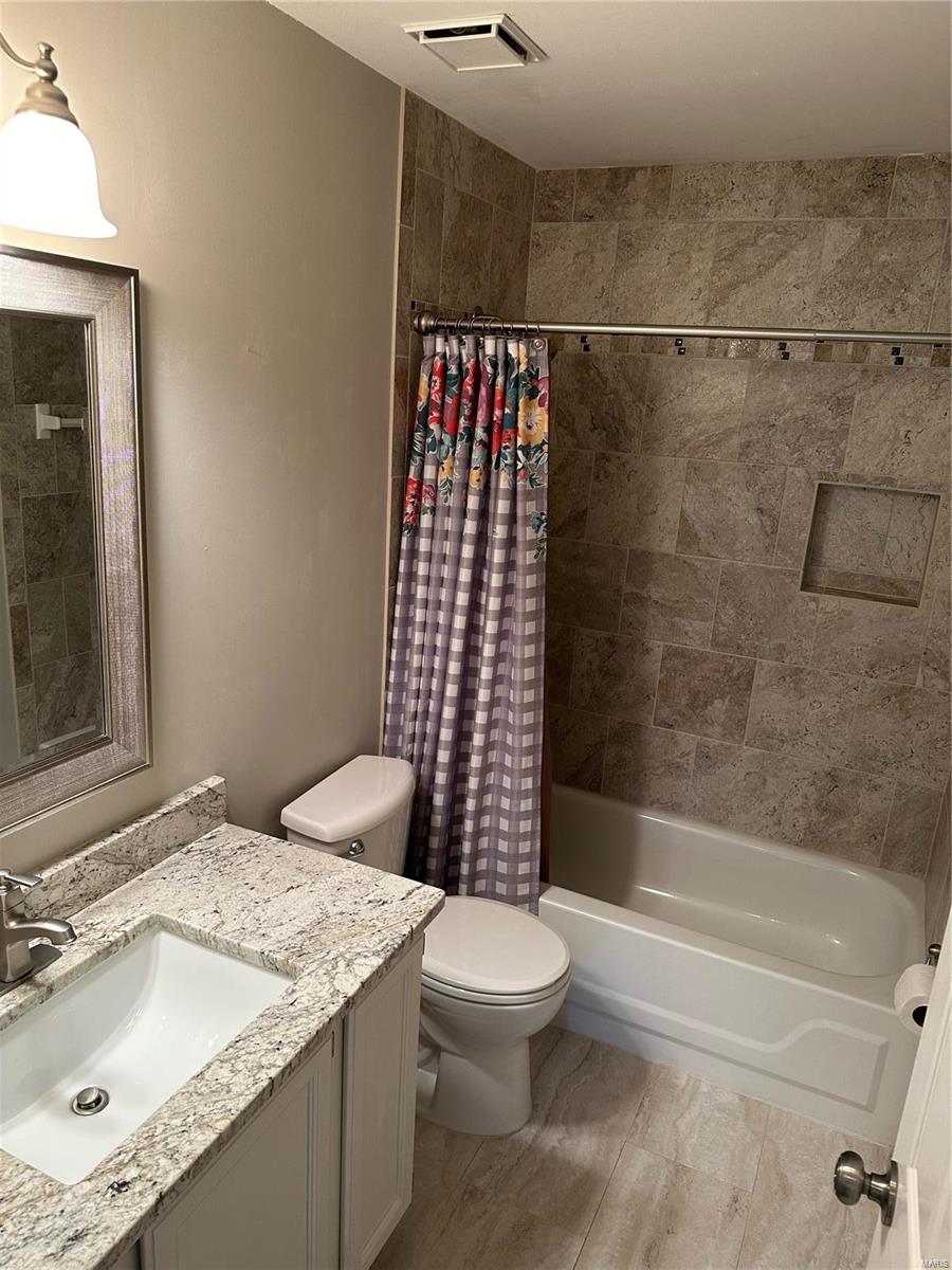 1704 Hemingway Lane Unit: B