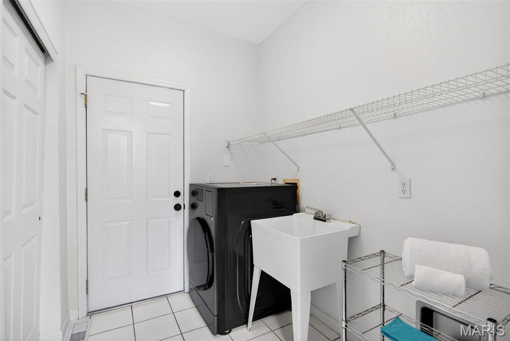 5032 Oak Bluff Drive