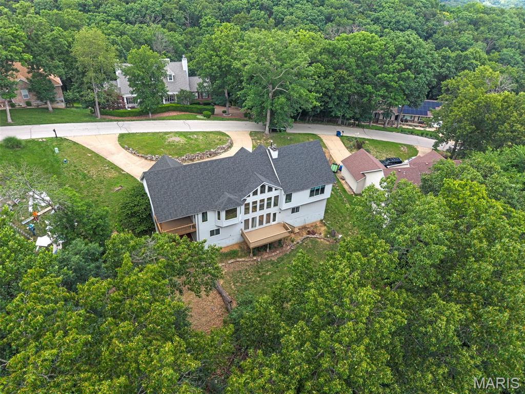 5032 Oak Bluff Drive